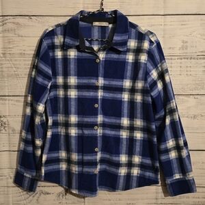 Lee Riders womans blue and white plaid button down shirt size Medium.